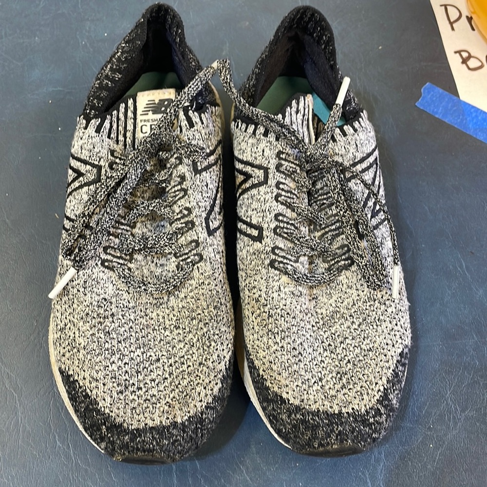 Womens tennis shoes